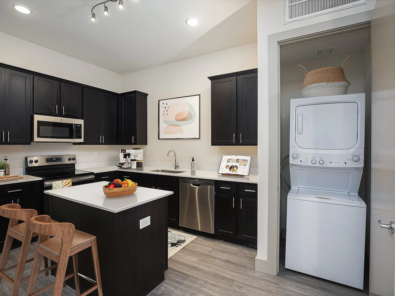 Mount Vernon Lofts — Photo 2