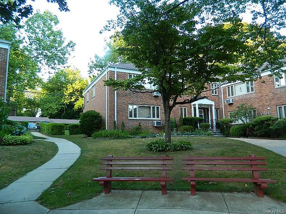 2nd image of 64 Lawrence Ct APT D