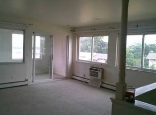 212 Summit Rdg, White Lake, MI 48386