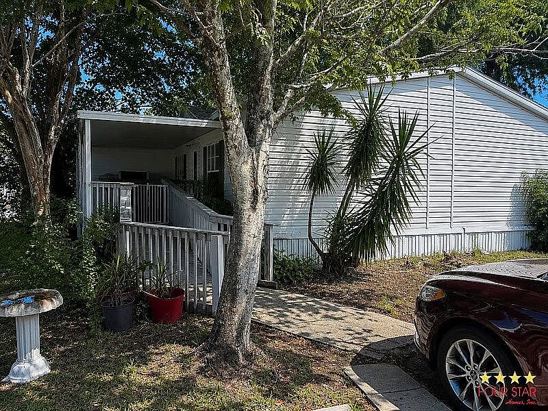 1st image of 15 Palm Castle Dr