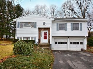27 Eric Cir, Vernon, CT 06066