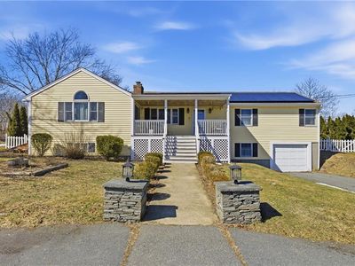52 Viking Dr, Portsmouth, RI, 02871