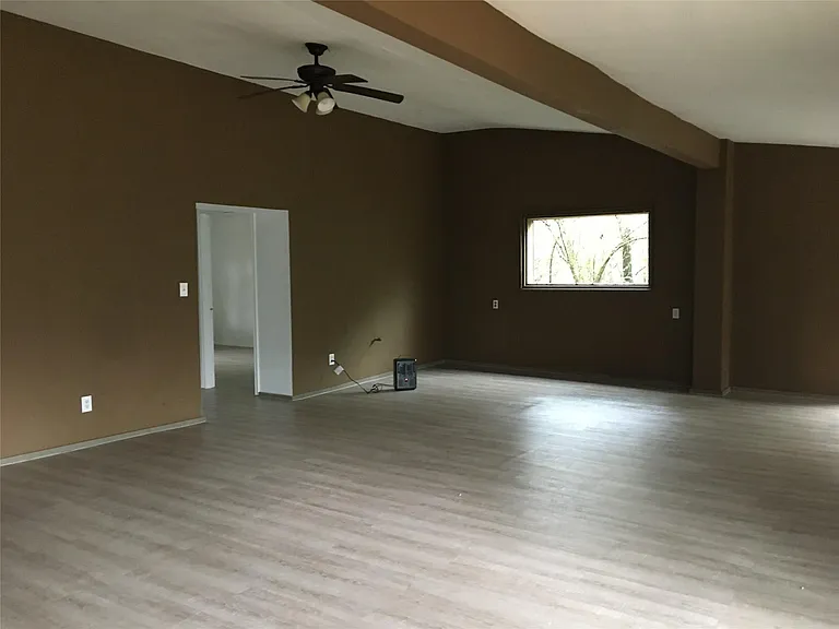 1641 Decker St — Photo 7