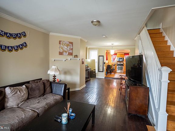 3rd image of 5935 Kemble Ave