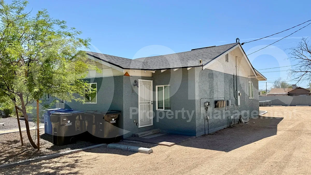2 bed, 1.0 bath, 800 sqft, $1,499 — Photo 1
