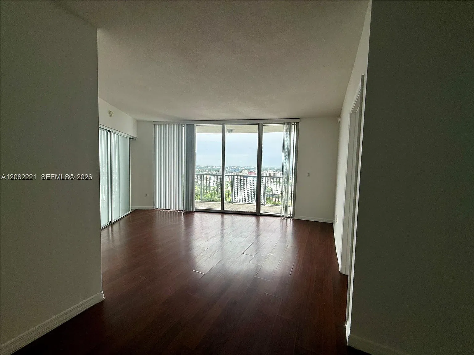 Opera Tower Condo — Photo 4