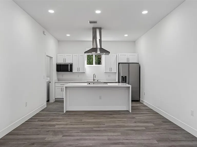 511 Sweetwater Dr — Photo 8