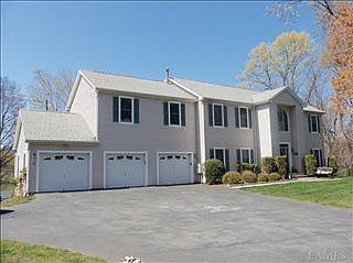 1st image of 7 Valerie Ct