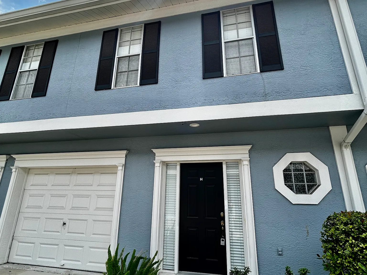 2 bed, 1150 sqft, $2,300 — Photo 1