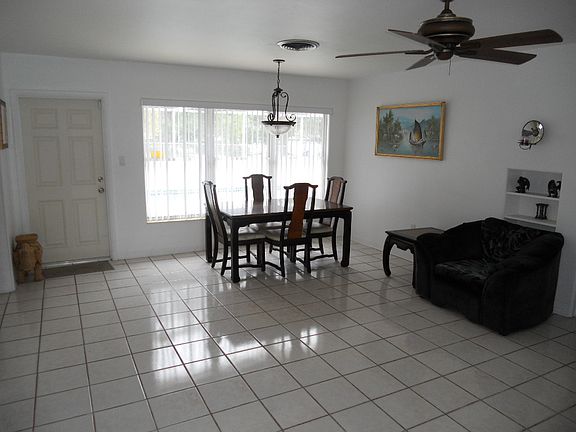 2nd image of 560 Dianne Dr