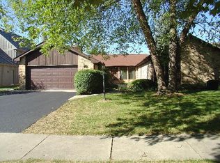 620 Edgebrook Dr, Crystal Lake, IL 60014