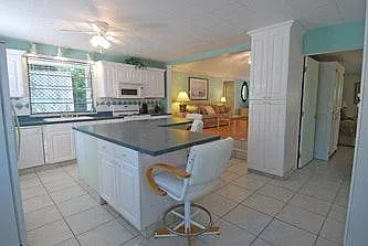 Dolphin Avenue, Key Largo — Photo 3