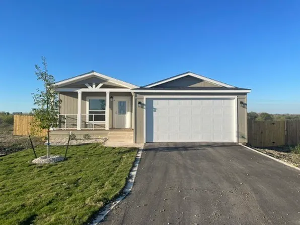 300 Clara Ridge Rd, Marion, TX 78124