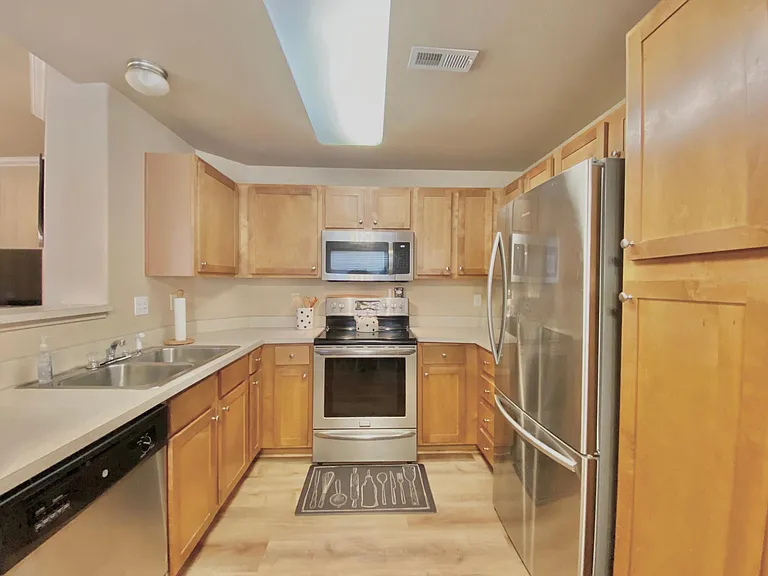 6945 Ash Creek Hts #101 — Photo 2
