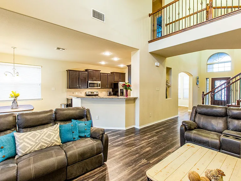 1324 Red River Dr — Photo 6