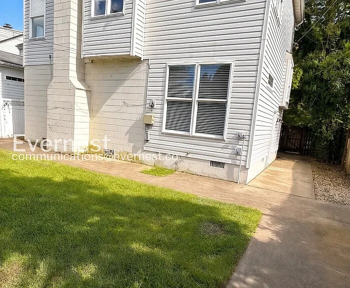 709 Mary Ball St — Photo 24
