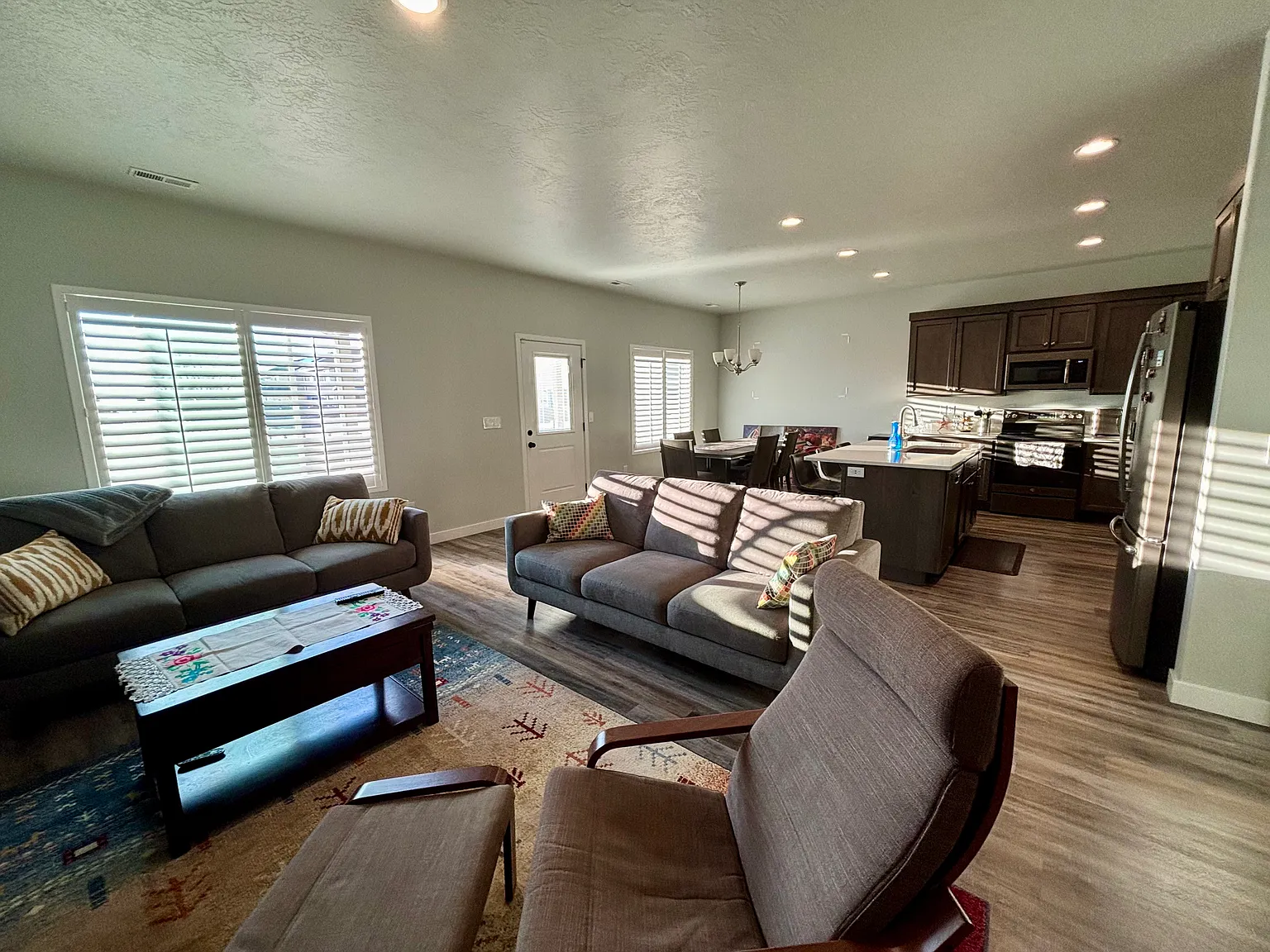 4 bed, 3.5 bath, 3103 sqft, $2,700 — Photo 4