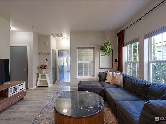 5th image of 617 7th Street SE #4