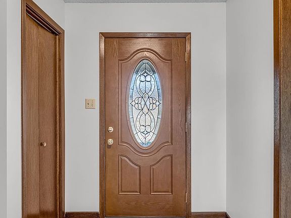 5th image of 3342 SW Friar Rd