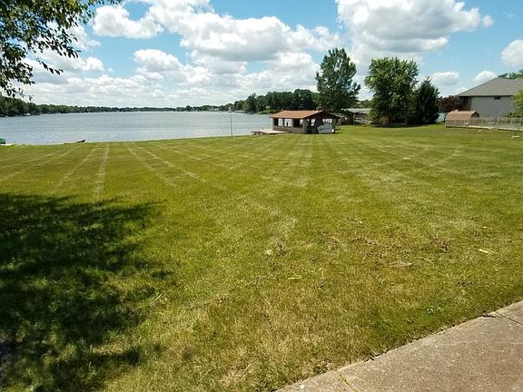 The view from the house to the lake out the window.
