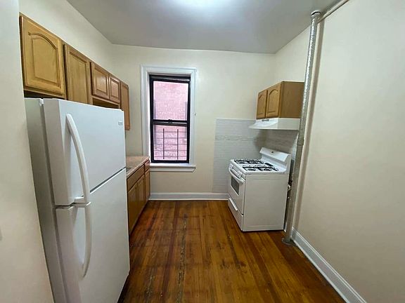 4th image of 2600 University Ave APT 3F