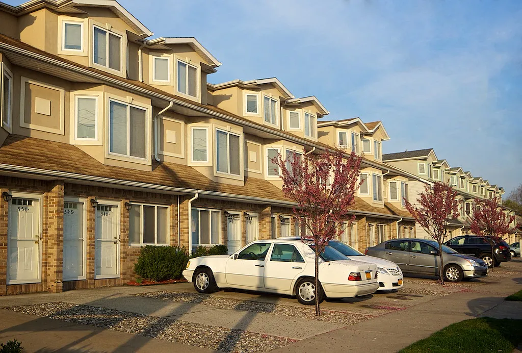 Seaview Apartments — Photo 2