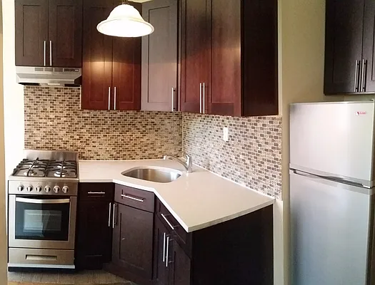 Rented by Uptown Flats LLC | media 22