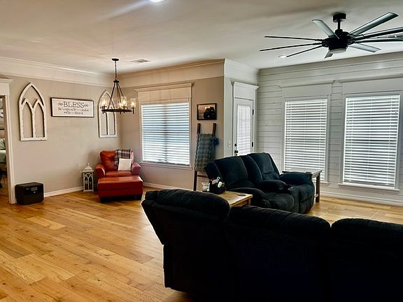 4th image of 109 Promenade Cir