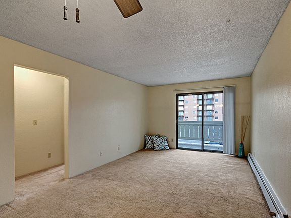 Park Plaza Apartments - Living Room