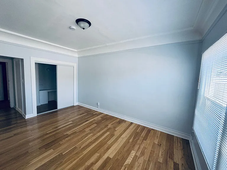 255 S Catalina St — Photo 12