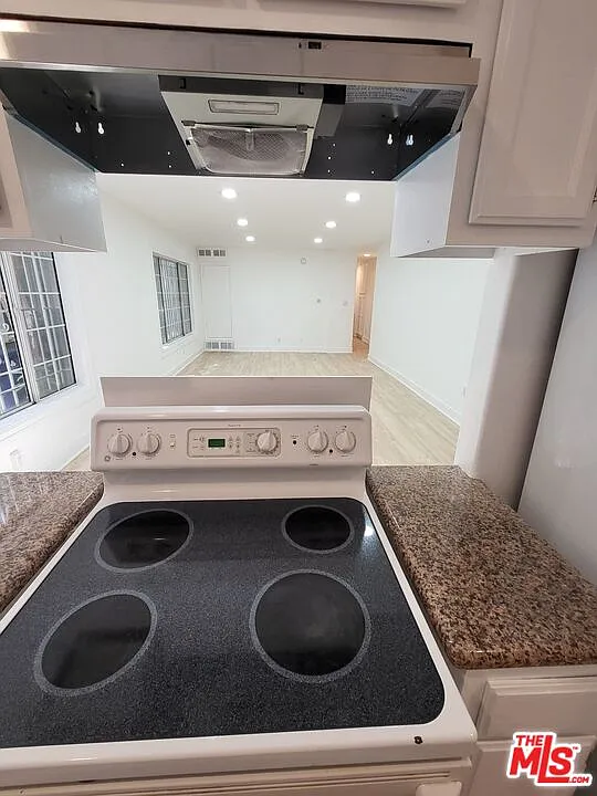 2 bed, 2.0 bath, $2,100 — Photo 3