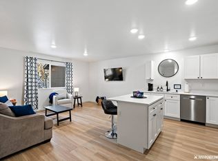 North Lake Apartments - 12346 (T16) BNB, Eagle River, AK 99577