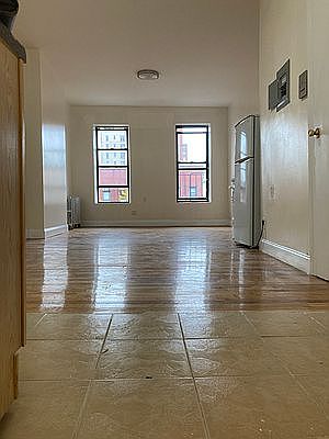 1st image of 930 Columbus Ave APT 4A