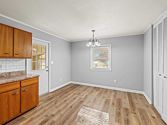 5th image of 2817 Wayside Dr W