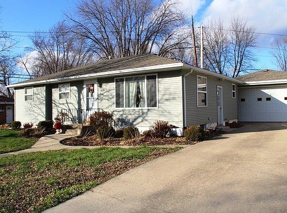 2nd image of 1219 Riverlane Dr