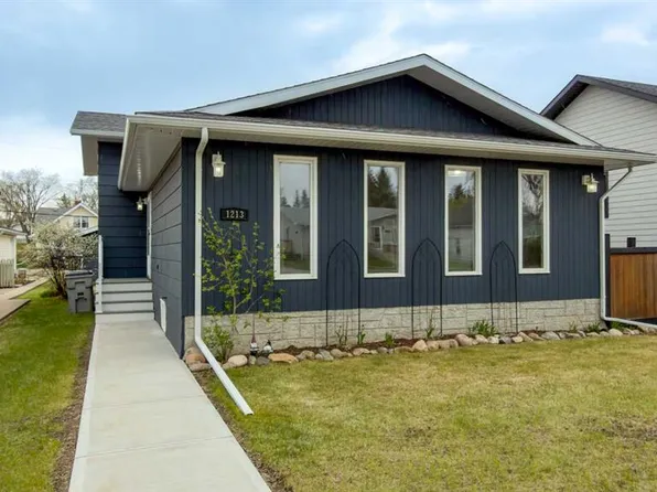 1213 N 4th Ave, Wainwright, AB T9W 1G7