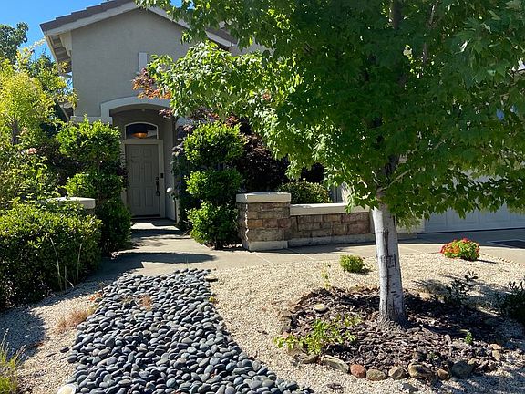 2nd image of 656 Hillswick Cir