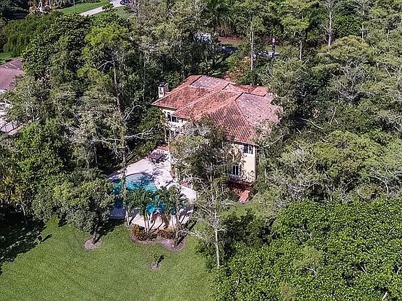 5th image of 5968 NW 77th Ter