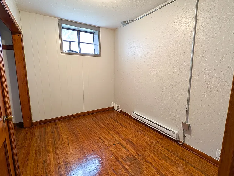 704 Hickory St — Photo 12
