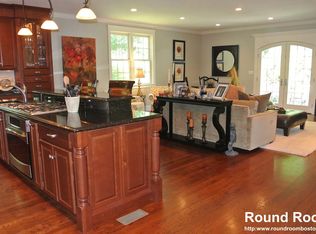 3 Hickory Rd #R, Wellesley, MA 02482