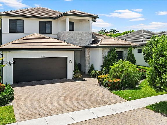 3rd image of 4550 SW 178th Ave