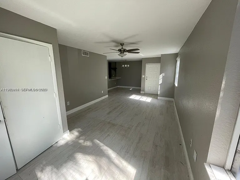 2811 N Oakland Forest Dr #110 — Photo 6