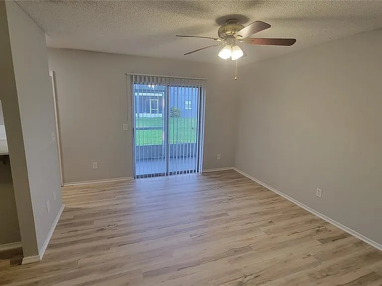 4136 Pershing Pointe Pl #5 — Photo 4