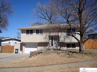 9512 Ohio St, Omaha, NE 68134