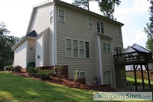 5th image of 1901 Beachwood Dr