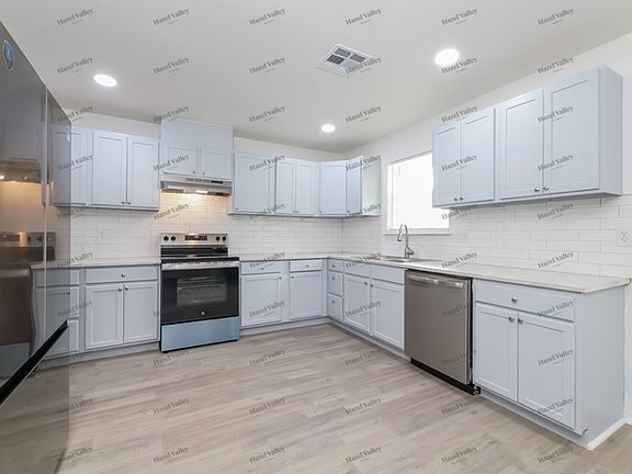 5th image of 11524 N Florida Ave