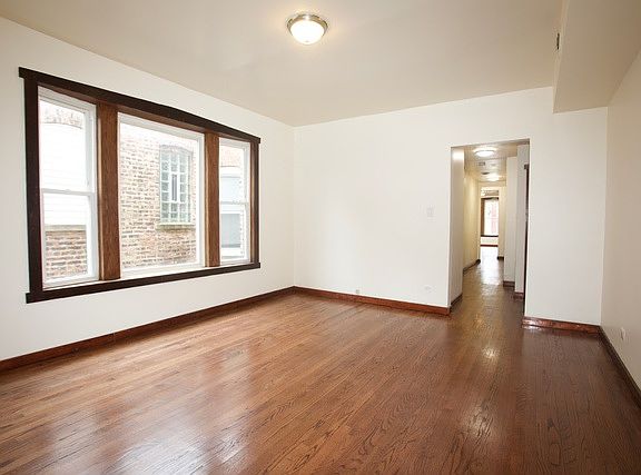 3rd image of 6111 S Saint Lawrence Ave APT 2