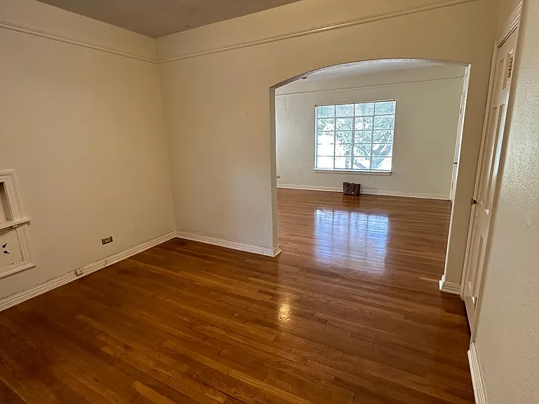 414 W Kings Hwy #4 — Photo 7