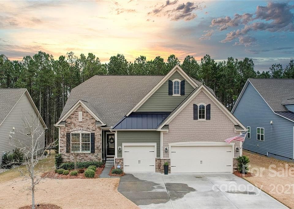 1st image of 205 Sweet Briar Dr
