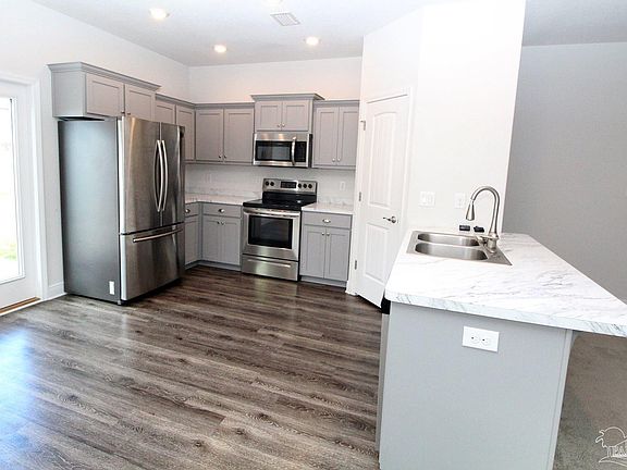 4th image of 741 Halcyon Cir #1D